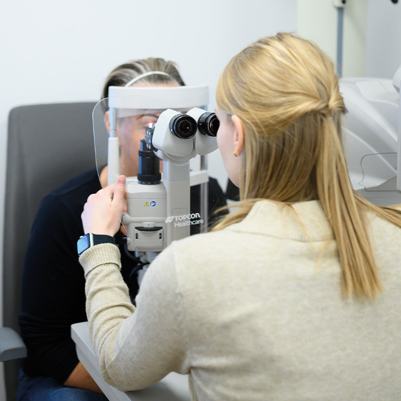 Optikerna på Center Syd Optik hjälper dig med synintyg för körkort
